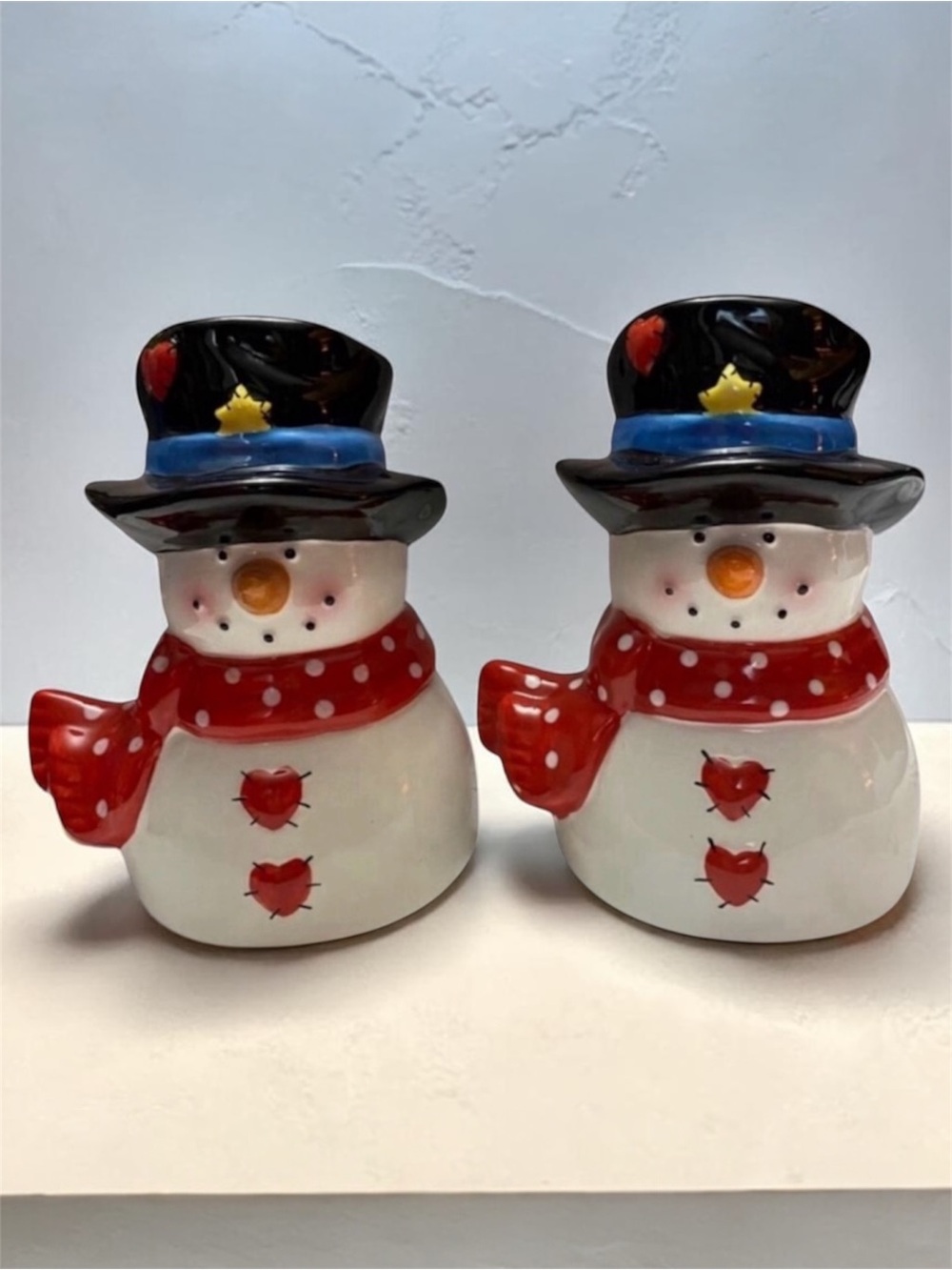Vintage Hand Painted Ceramic Snowman Christmas Holiday Salt and Pepper Shakers